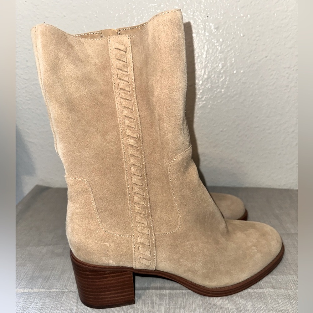 NWOT Vince Camuto Mid-Shaft Suede Boots Size 9.5M Zelcinna Tortilla💕